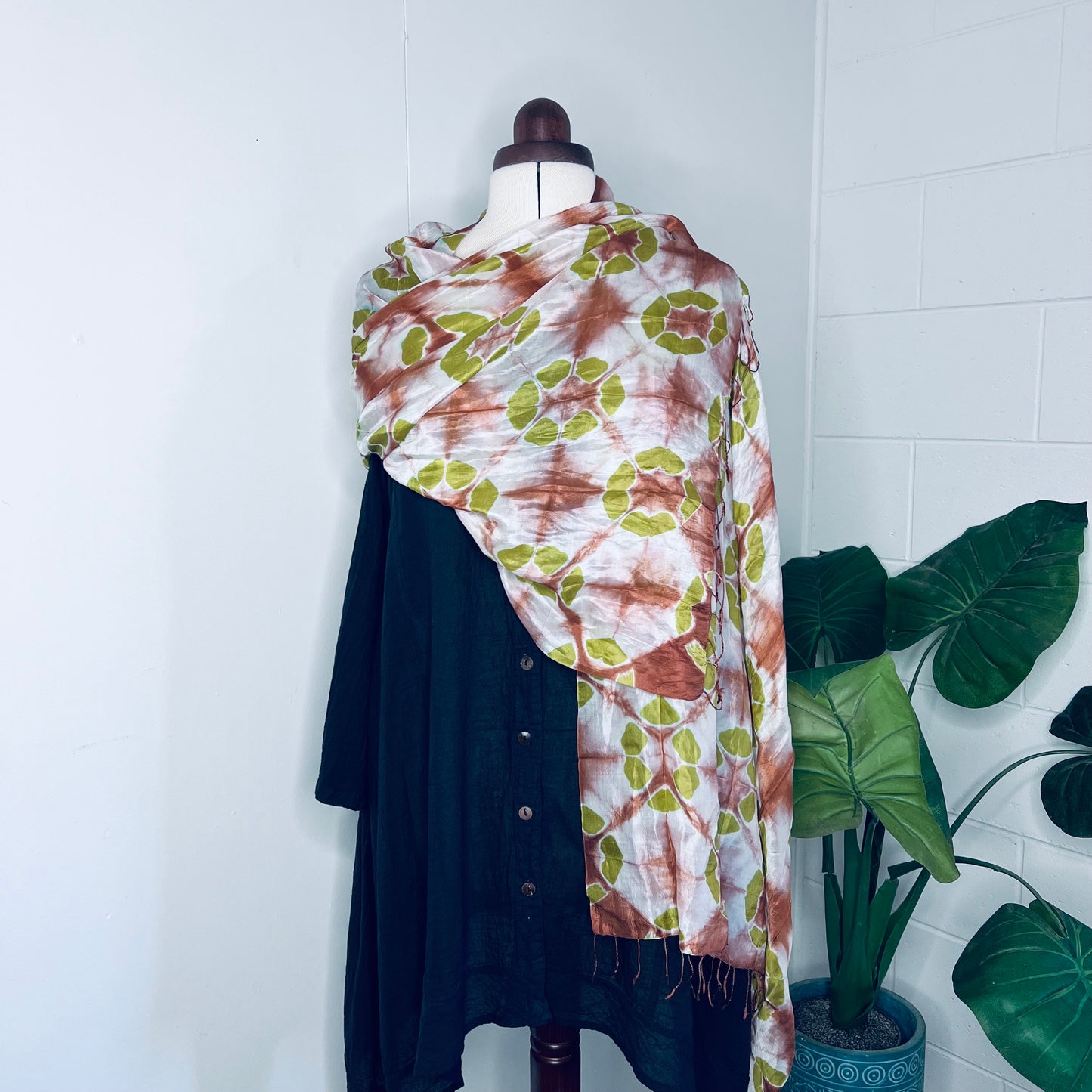 Lime, Handwoven 100% Mulberry Silk Tie Dye Scarf with fringes| Scrunched